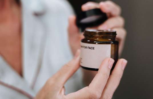 Вплив зовнішніх факторів на чутливу шкіру та як її захищати 